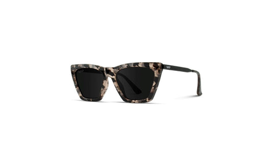 Polarized Sunglasses with Cat Eye Shape on Metal Frame